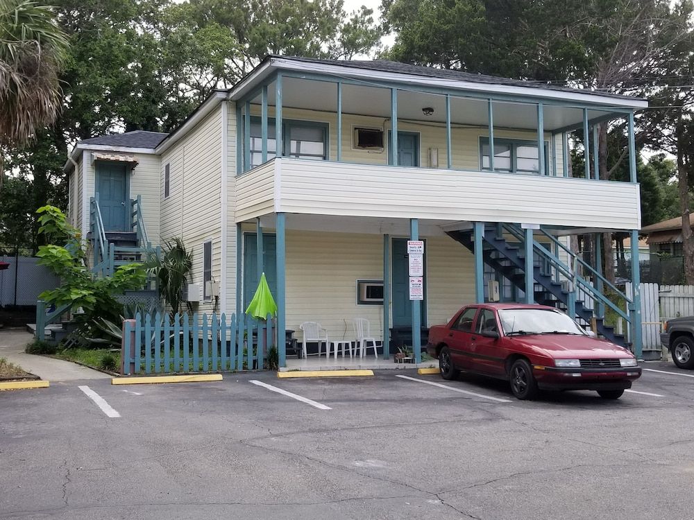 Calypso Motor Inn - photo 13