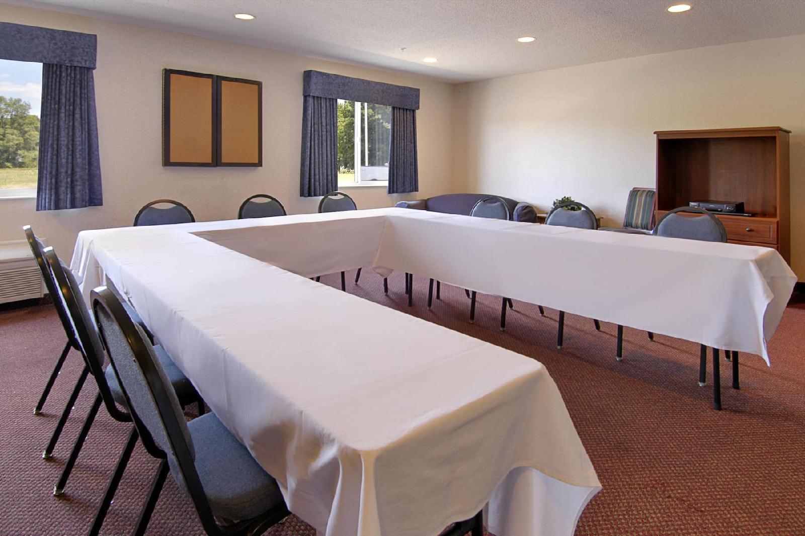 Baymont by Wyndham Dowagiac - photo 13