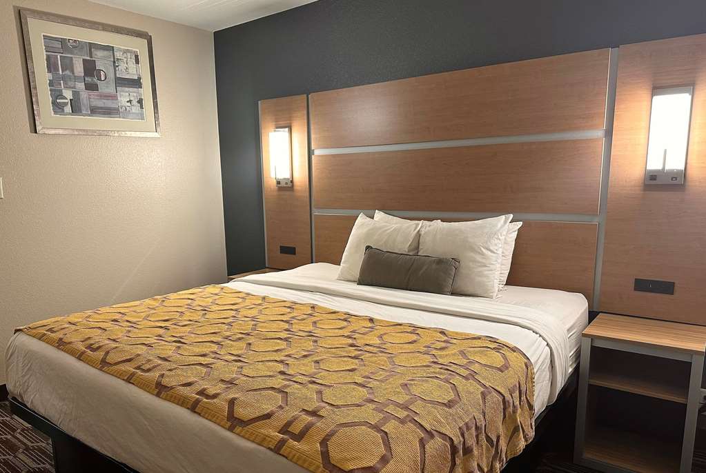 Baymont by Wyndham Noblesville - photo 15