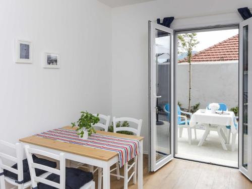 Apartments Villa Karmen Comfort One Bedroom Apartment with Terrace Marine