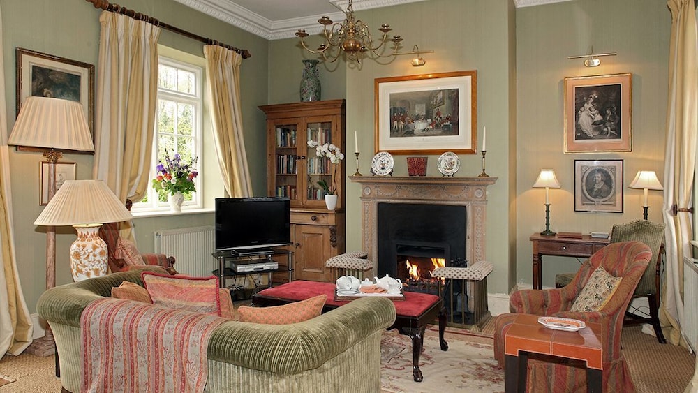 Sandown Cottage — 5-Star Luxury Hotel in Chipping Norton, United Kingdom