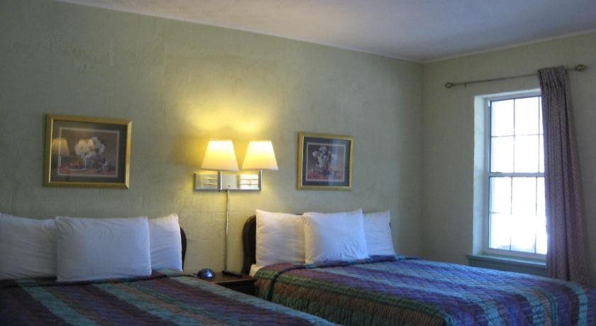 White Columns Motel - photo 30