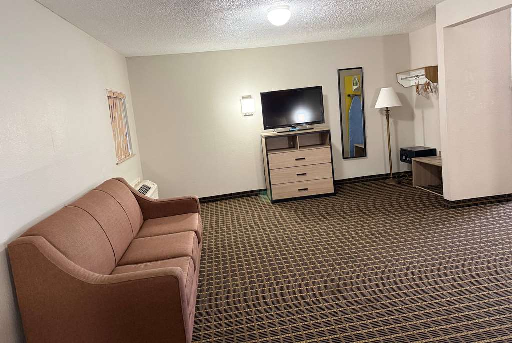 Days Inn by Wyndham San Antonio Morgan's Wonderland IH 35 N - photo 12