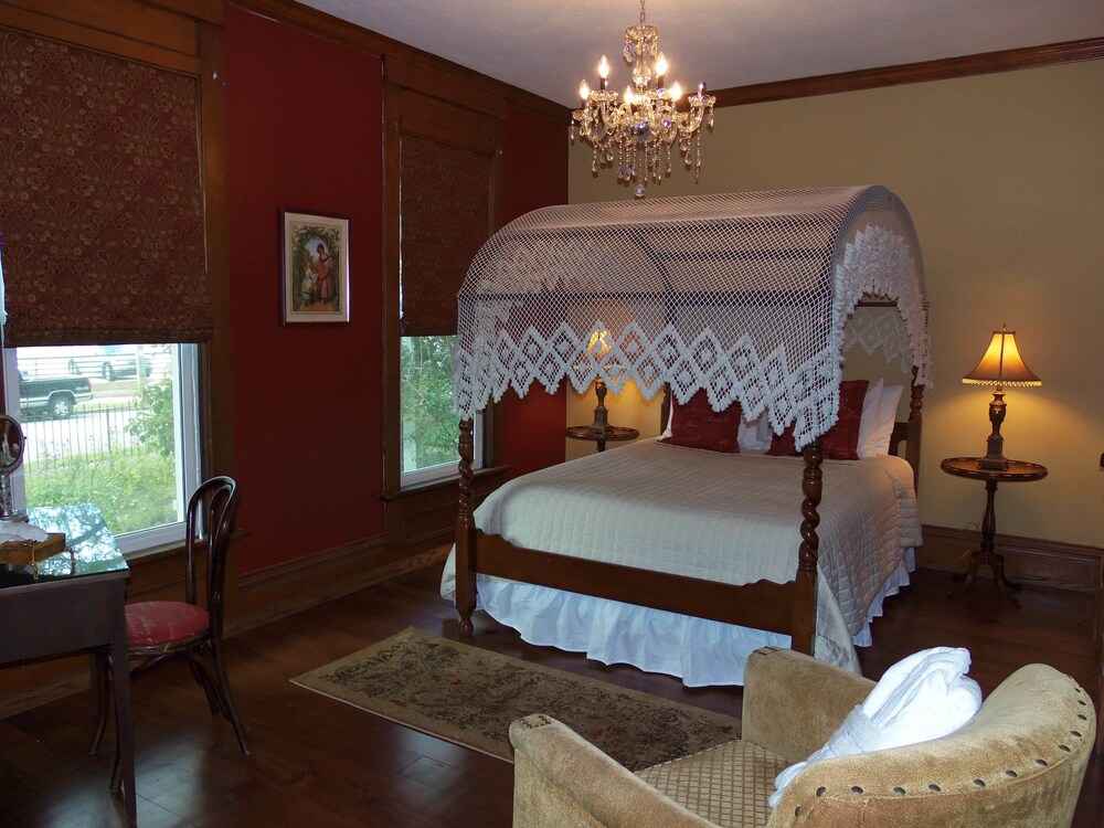 The Wanderlust Hotel - photo 11