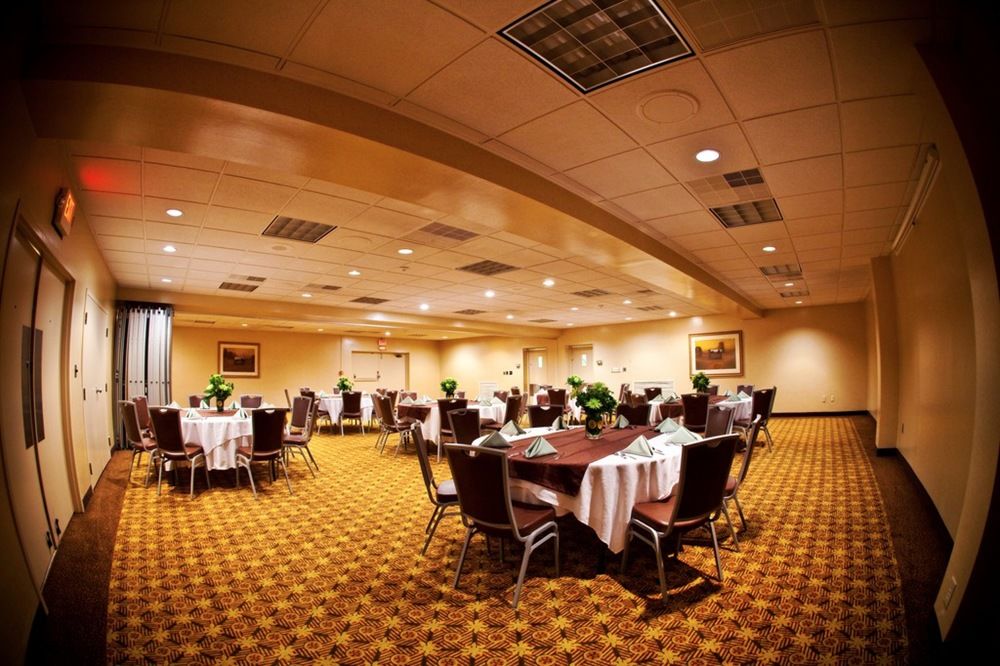 Holiday Inn Columbus North I 185 - photo 15