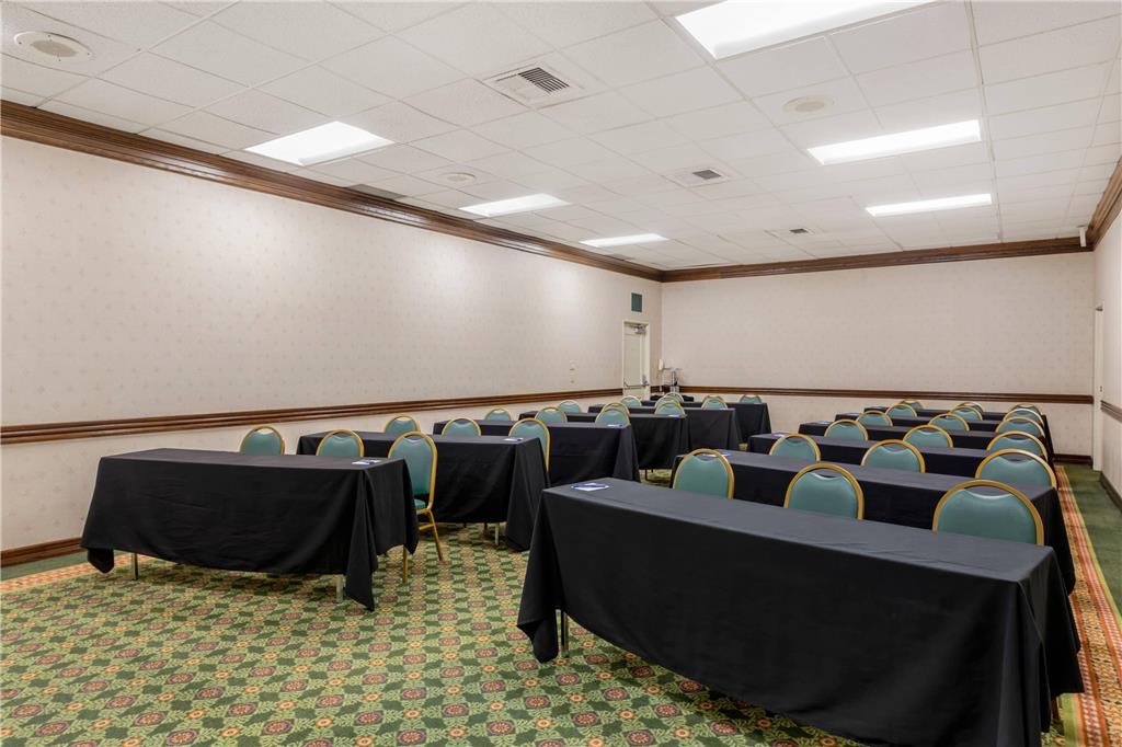 Clarion Hotel Anaheim Resort - photo 33