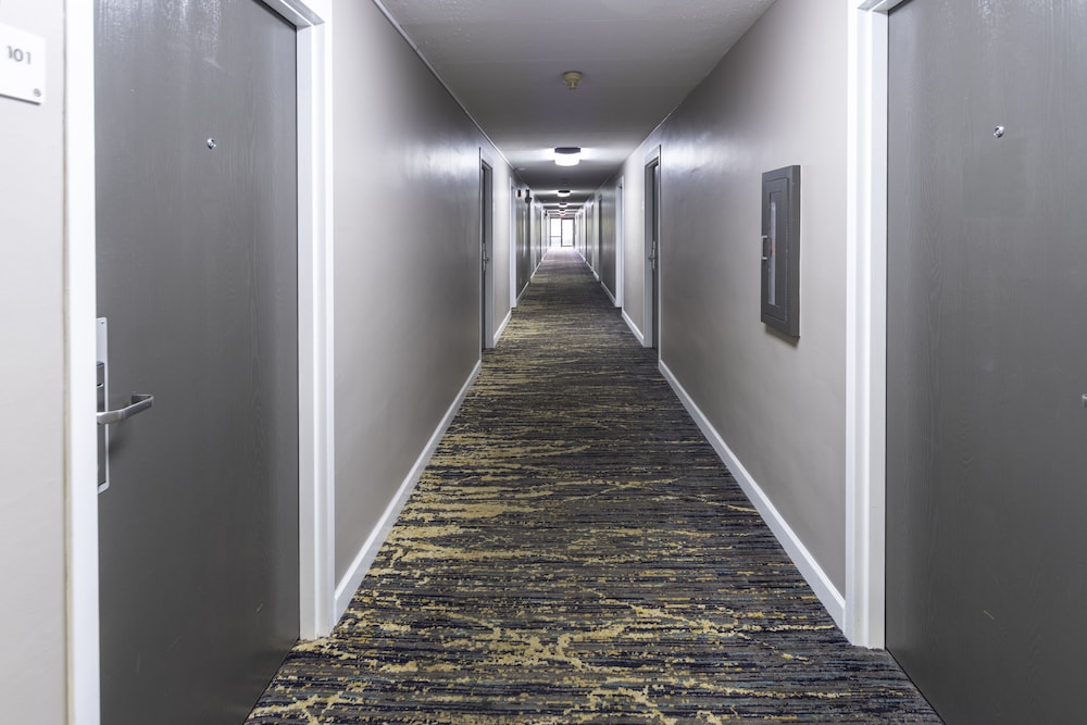 BridgePointe Inn & Suites - photo 24