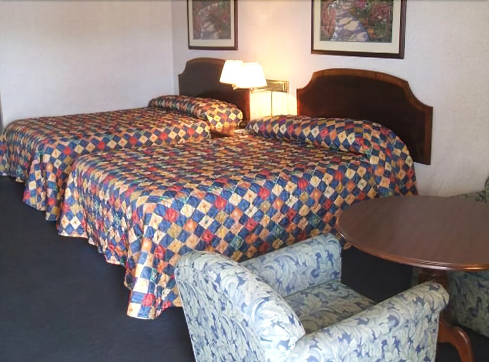 Red Carpet Inn And Suites Scranton - photo 12
