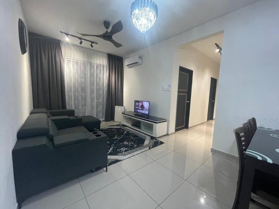 Felina Homestay Condo Selayang Batu Caves MusIim Friendly — 4-Star Luxury Hotel in Kuala Lumpur, Malaysia