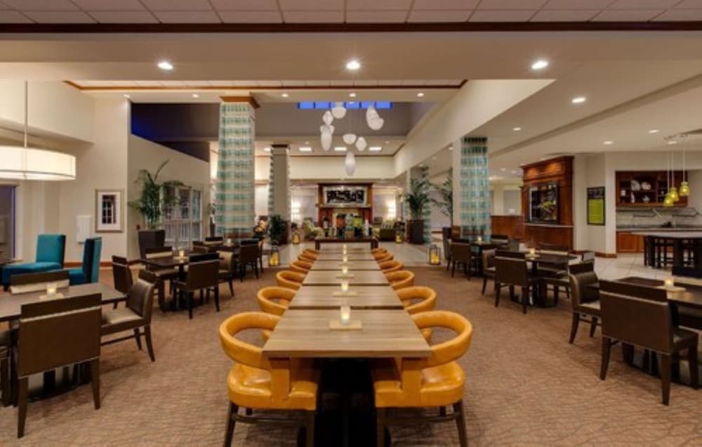 Hilton Garden Inn Lake Forest Mettawa - photo 36