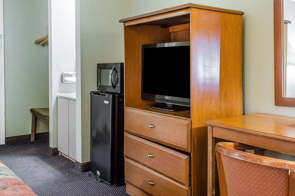 Rodeway Inn Allentown South - photo 18