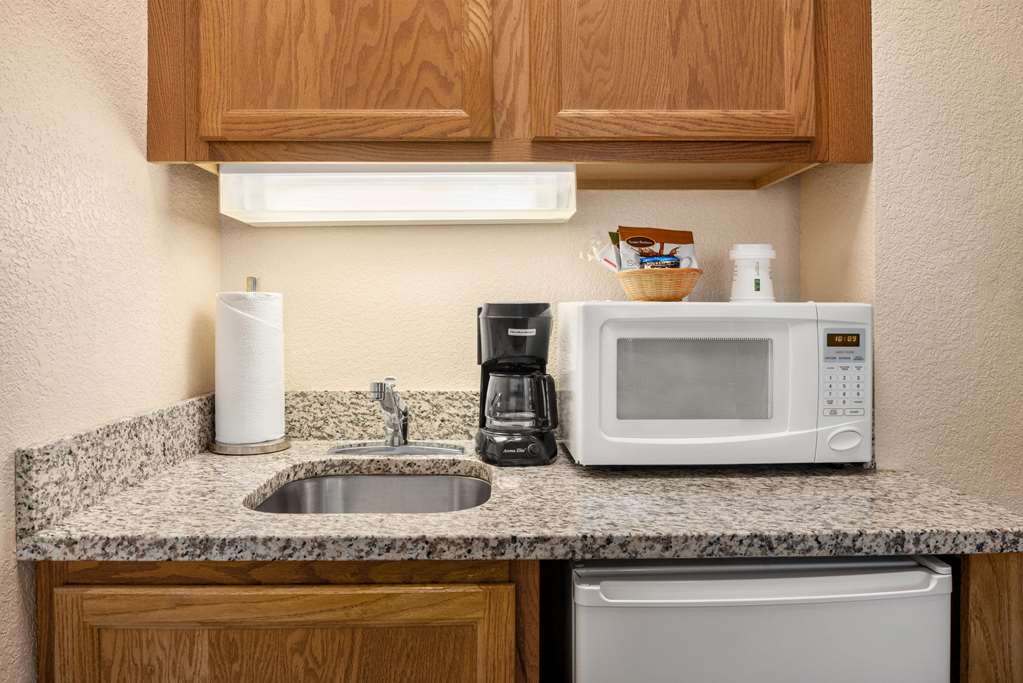 Hawthorn Extended Stay by Wyndham Decatur - photo 11