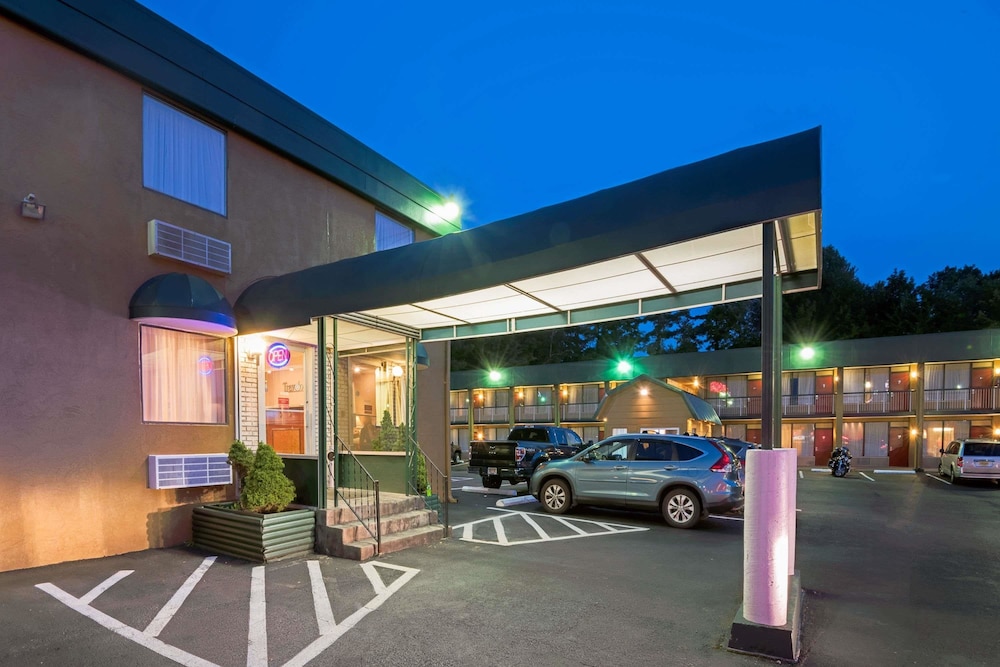 Travelodge by Wyndham Beckley - featured photo
