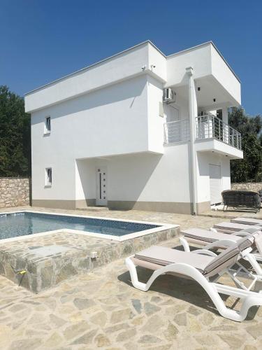 L U X V I L A Dobre Vode in Podgorica, Montenegro