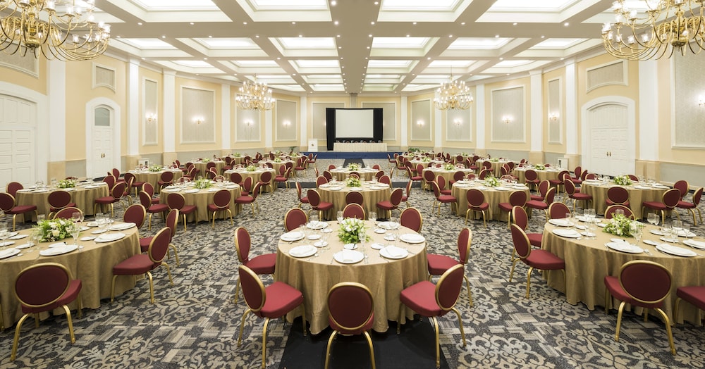 Banquet hall