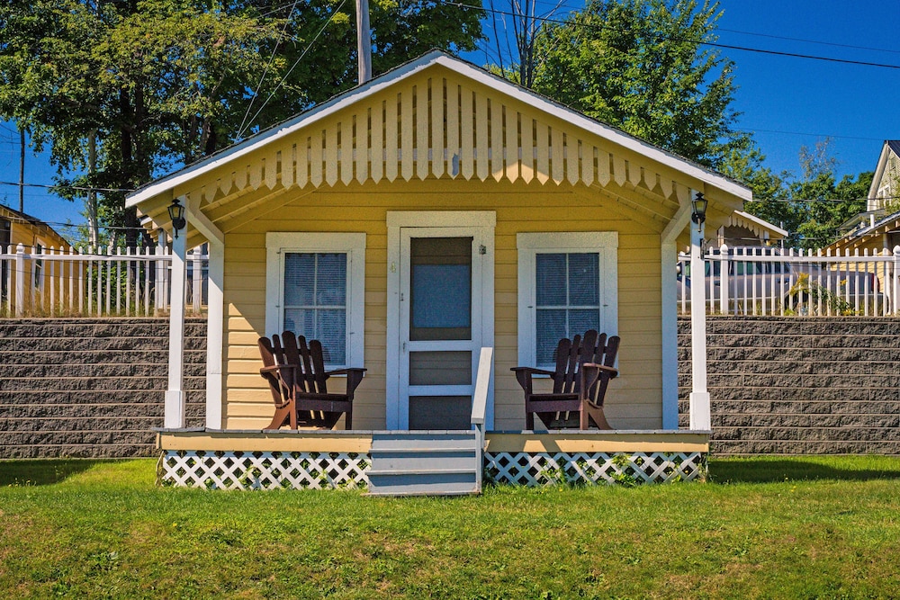 Half Moon Motel & Cottages - photo 37