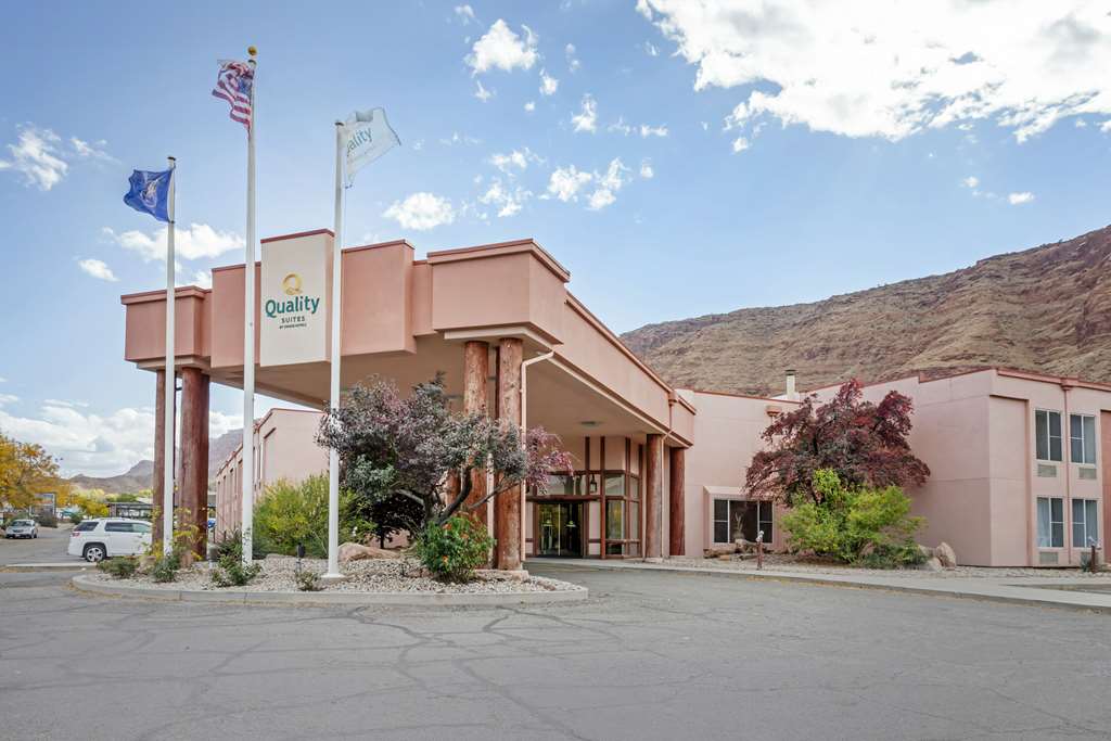Quality Suites Moab near Arches National Park - photo 2