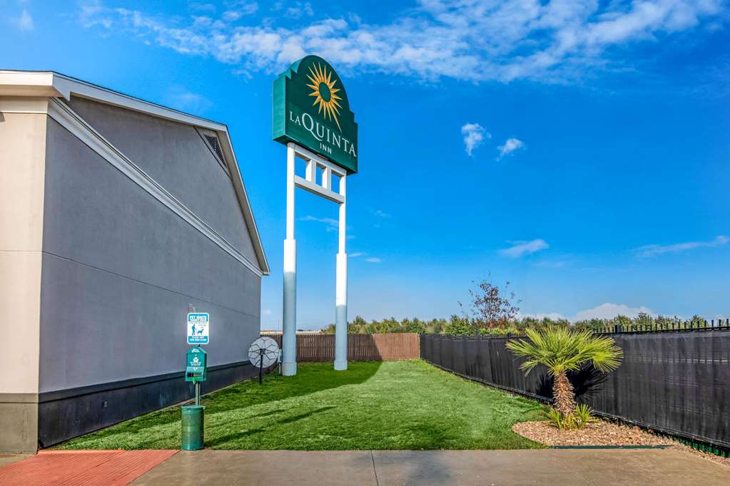 La Quinta Inn by Wyndham San Antonio Brooks City Base - photo 32