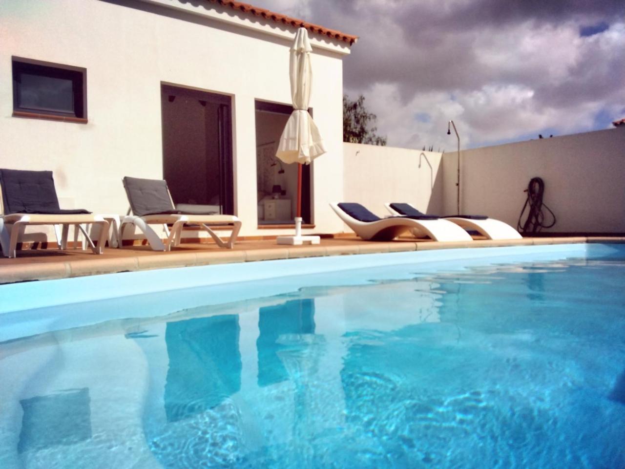 Surfwhitehouse - carbon neutral hotel in Unknown City