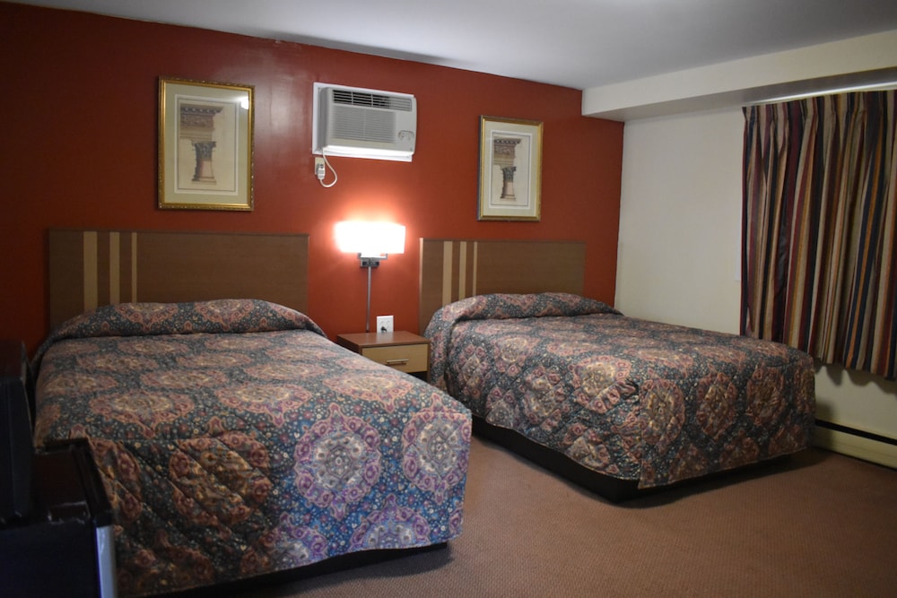 South Hills Motel - photo 21