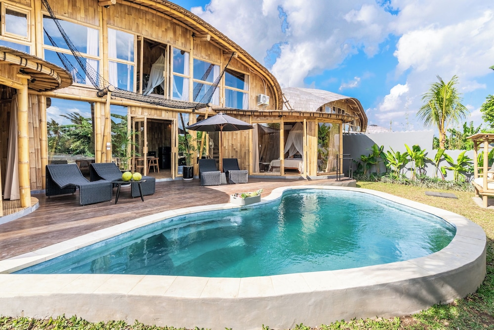 Noon Bamboo Villas Pererenan — 4-Star Luxury Hotel in Canggu, Indonesia
