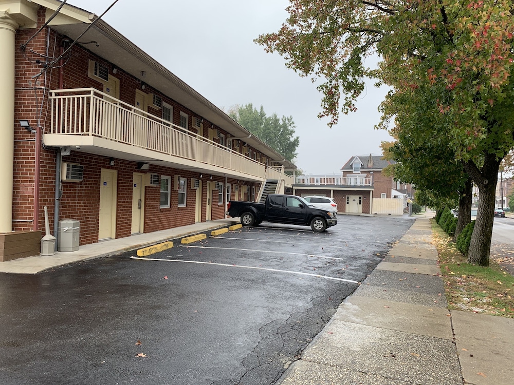 Red Carpet Inn Norristown - photo 26