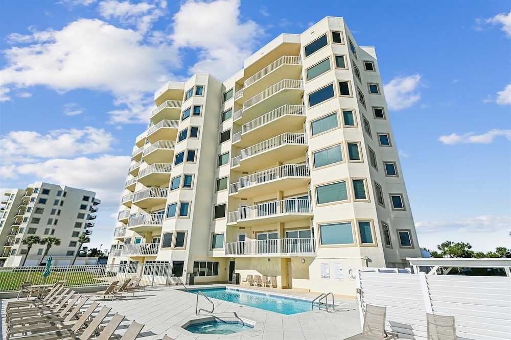 Waterview Towers 732 3 Bedroom Condo by RedAwning - photo 32