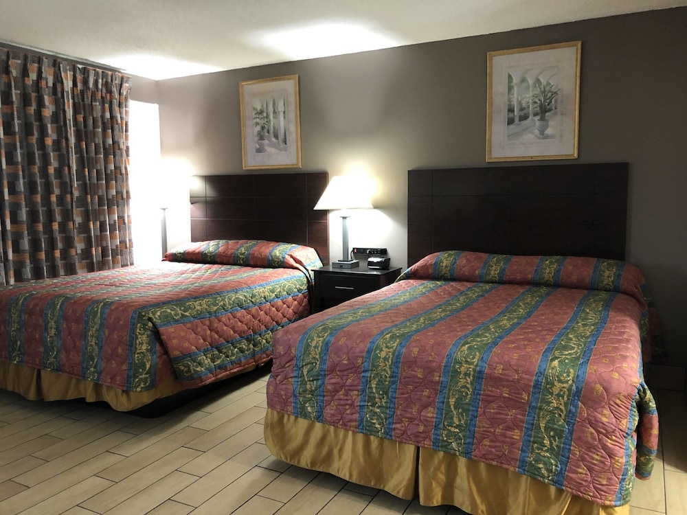 Sun Coast Inn - photo 12