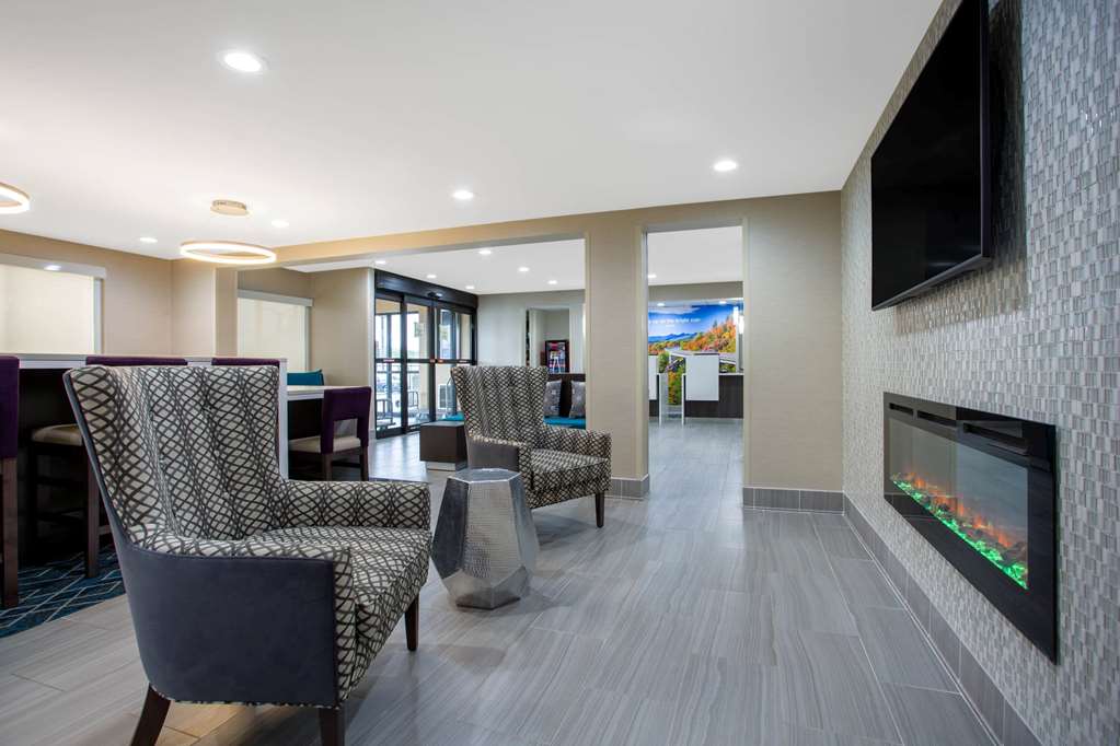 La Quinta Inn & Suites by Wyndham Roanoke Salem - photo 5