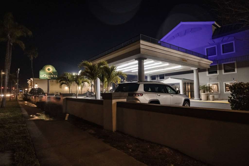 La Quinta Inn by Wyndham Tampa Near Busch Gardens - photo 9