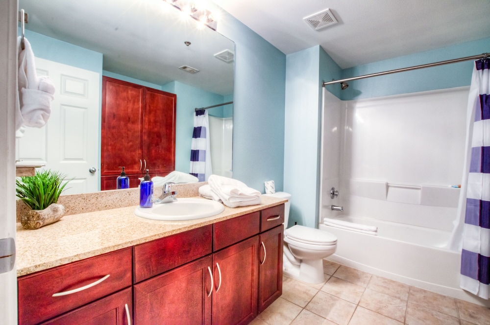 Laketown Wharf Resort by Aneliya's Rentals - photo 737