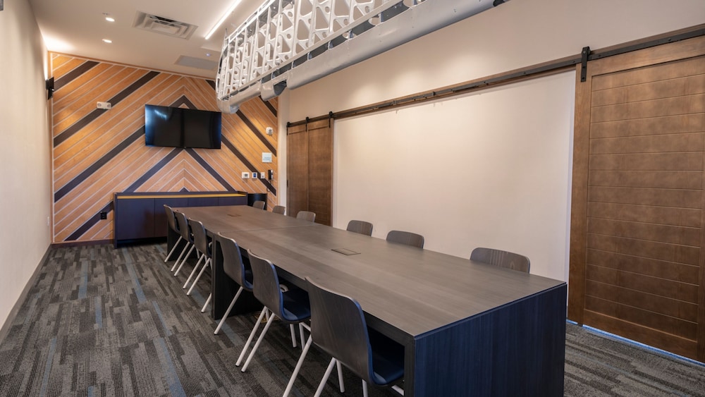 Holiday Inn Express & Suites Fort Walton Beach Eglin Area by IHG - photo 80
