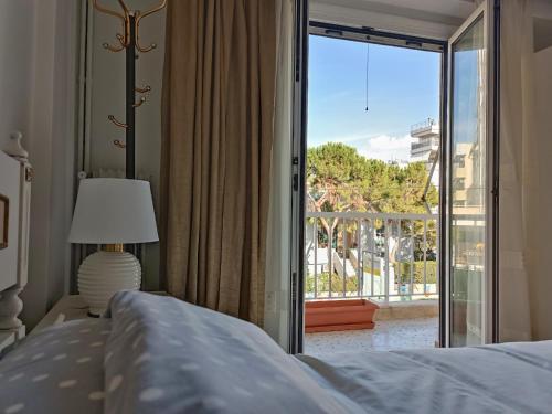 Aneto Edem — 4-Star Luxury Hotel in Athens, Greece