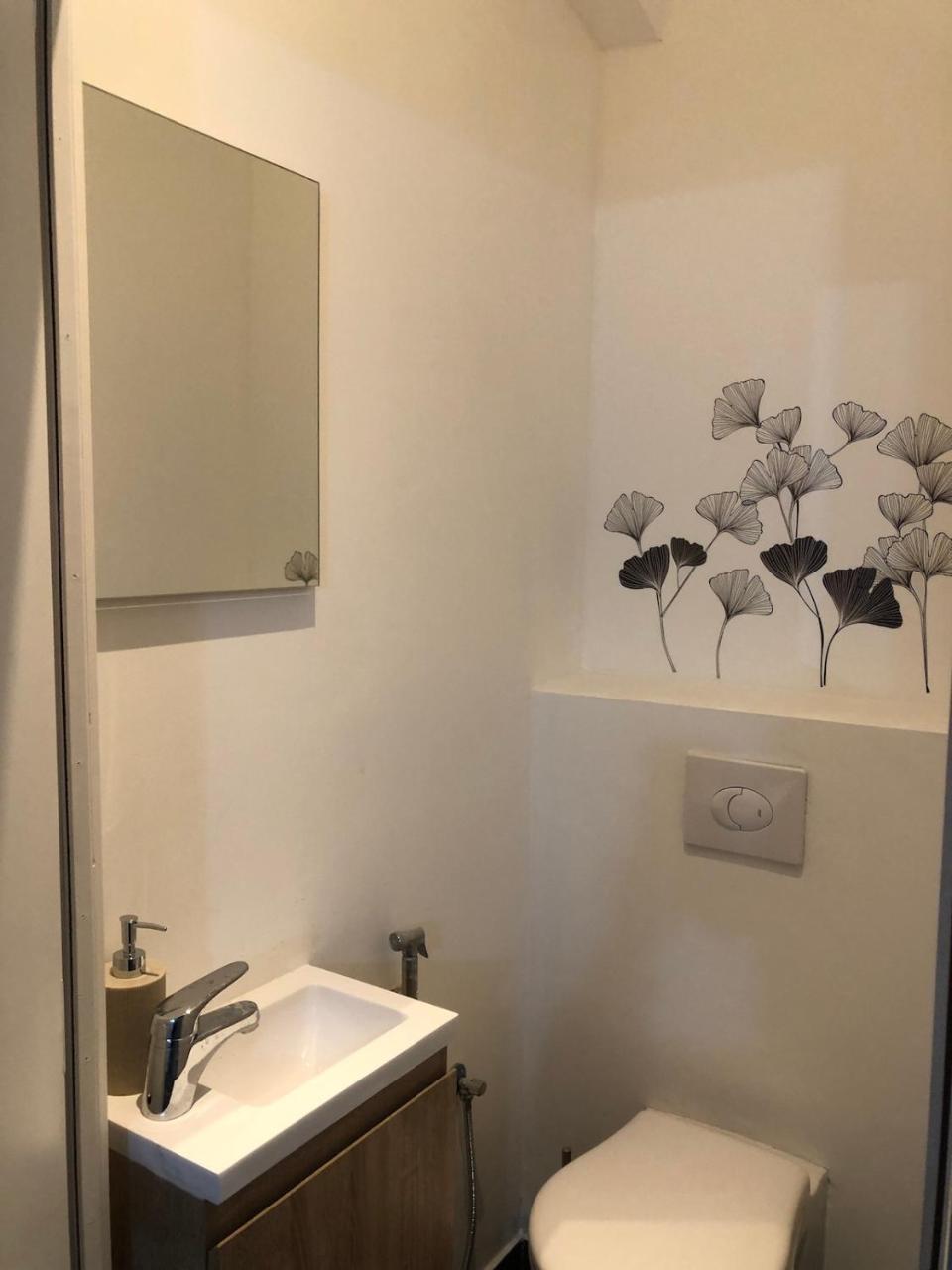 Absolute Charm 3 Bedroom 3 Bathroom with AC EU District — 4-Star Luxury Hotel in Brussels, Belgium