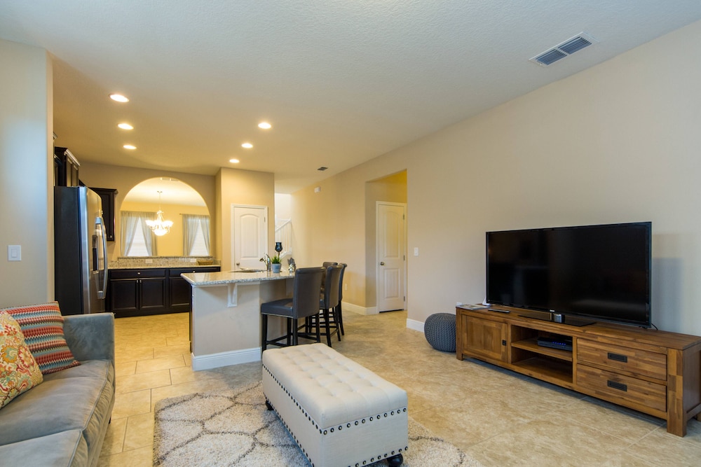 Lovely Vacation House With Private Pool at Solterra Resort - photo 33