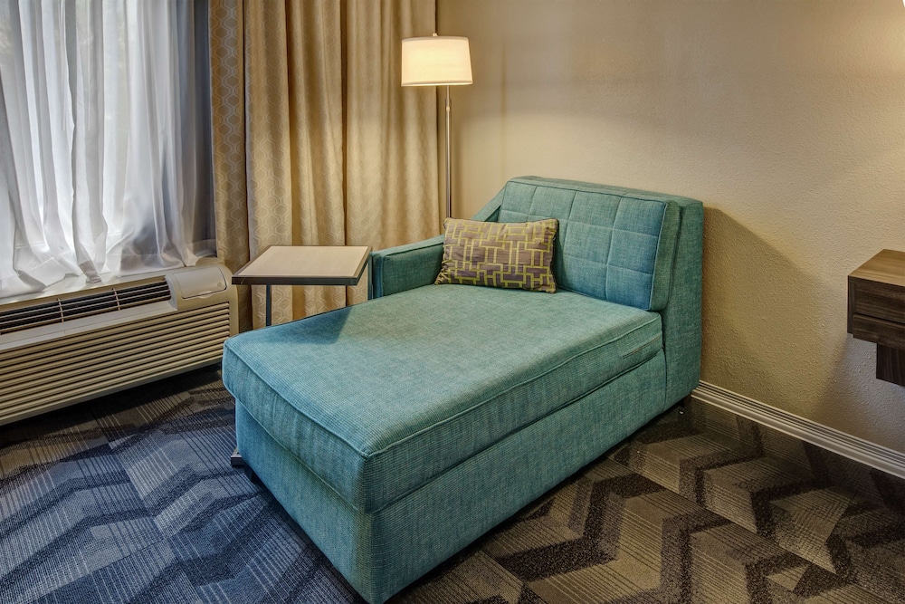 Hampton Inn & Suites Clermont - photo 21