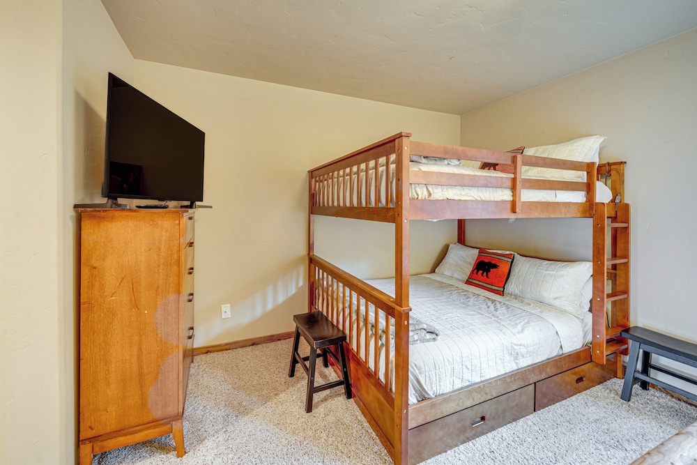 6 Mi to Winter Park Resort Townhome with Hot Tub - photo 20