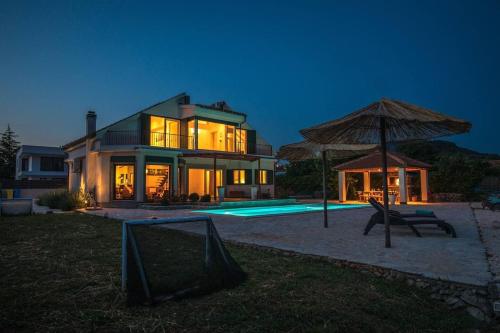 Luxury villa with a swimming pool Vrpolje Sibenik 21843 — 4-Star Luxury Hotel in Sibenik, Croatia