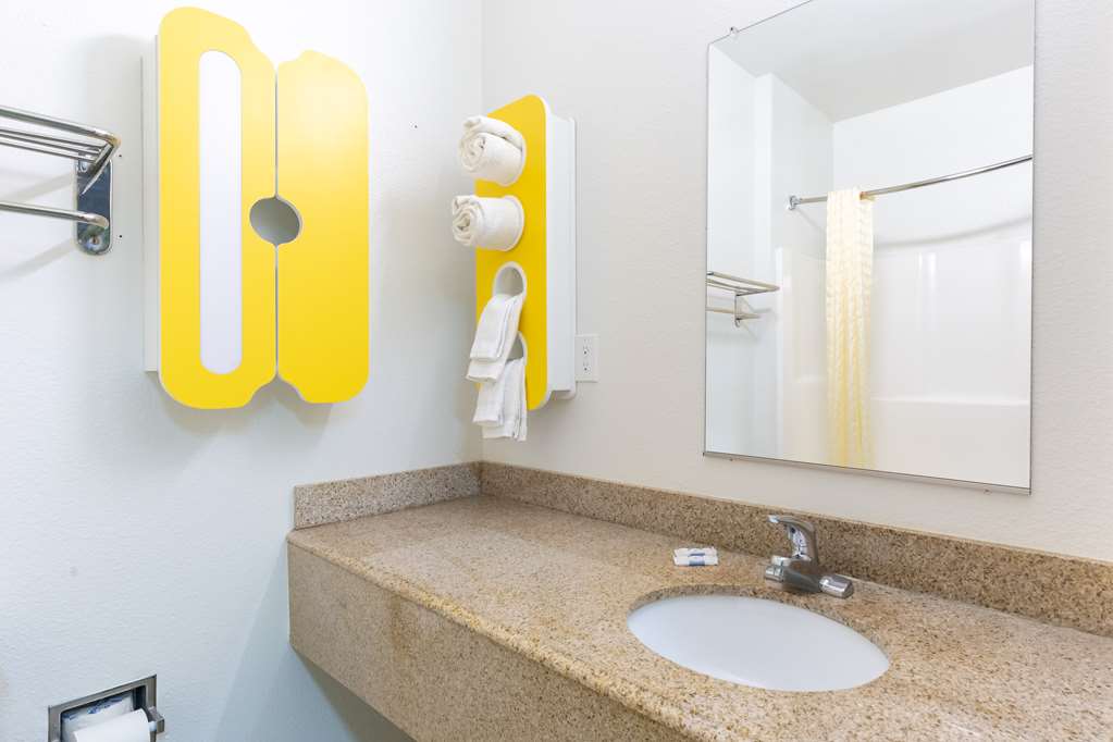Studio 6 Bay City TX - photo 21