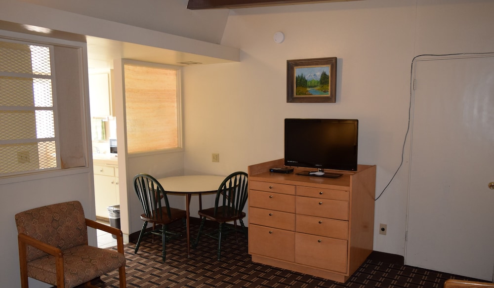 Stanlunds Inn And Suites - photo 12