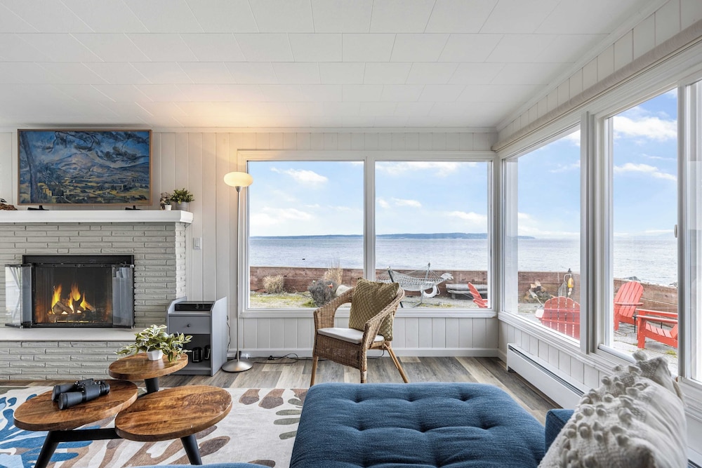 Harrington Hideaway by Avantstay Beach Access in Coupeville, United States