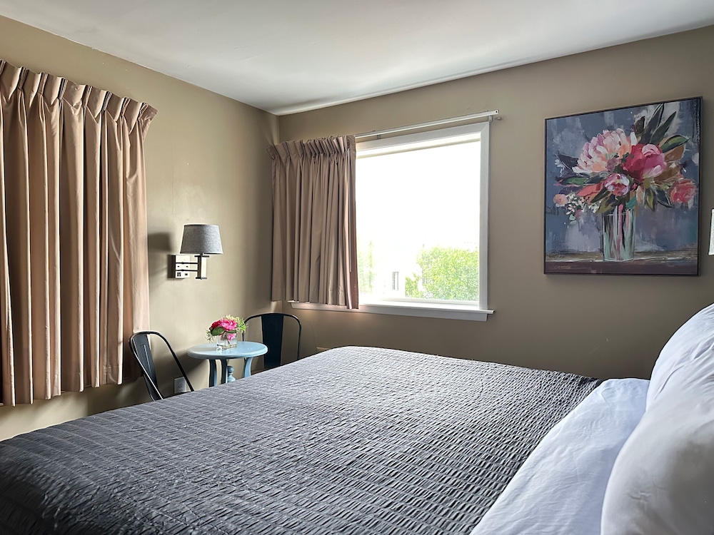 Mainstay Inn - photo 32
