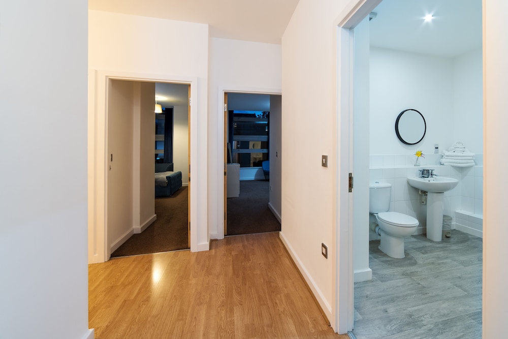 Comfort Zone Parkside Apartment Hotel Birmingham in Birmingham, United Kingdom