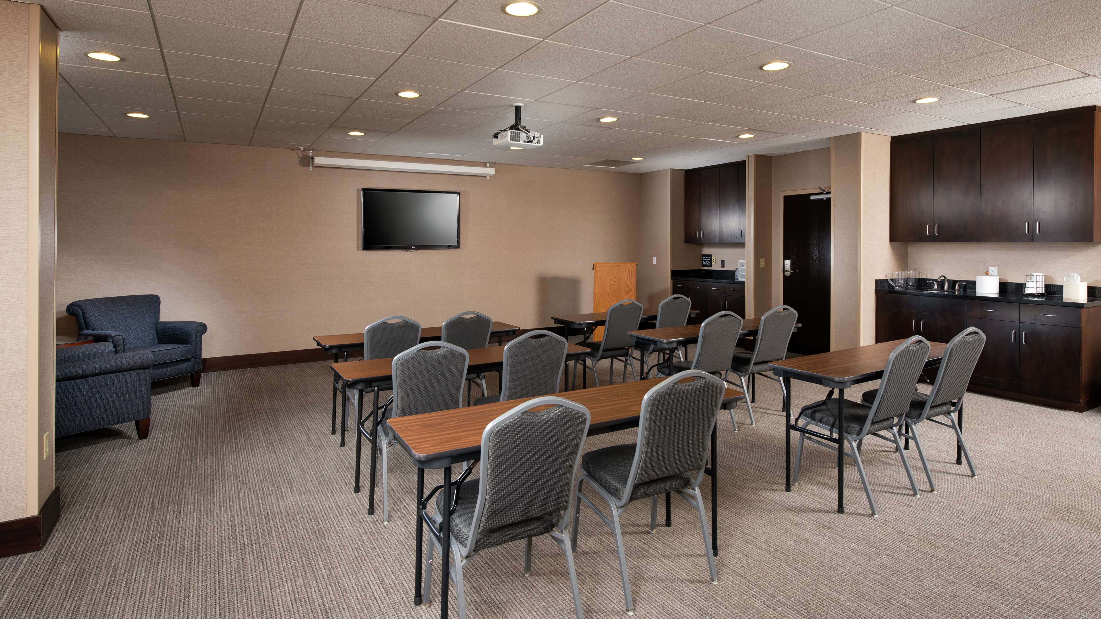 Hampton Inn Tuscaloosa East - photo 15