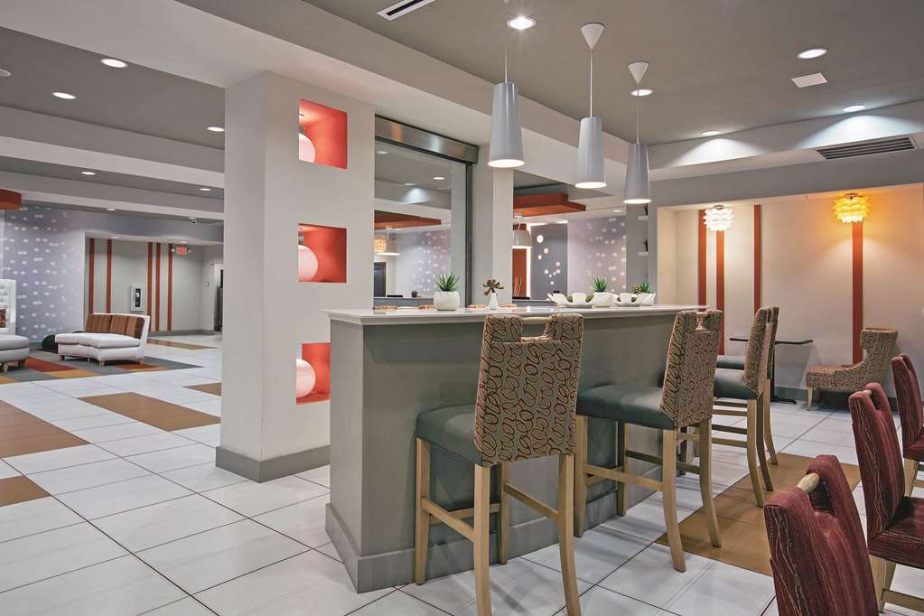 La Quinta Inn & Suites by Wyndham Harrisburg Hershey - photo 34