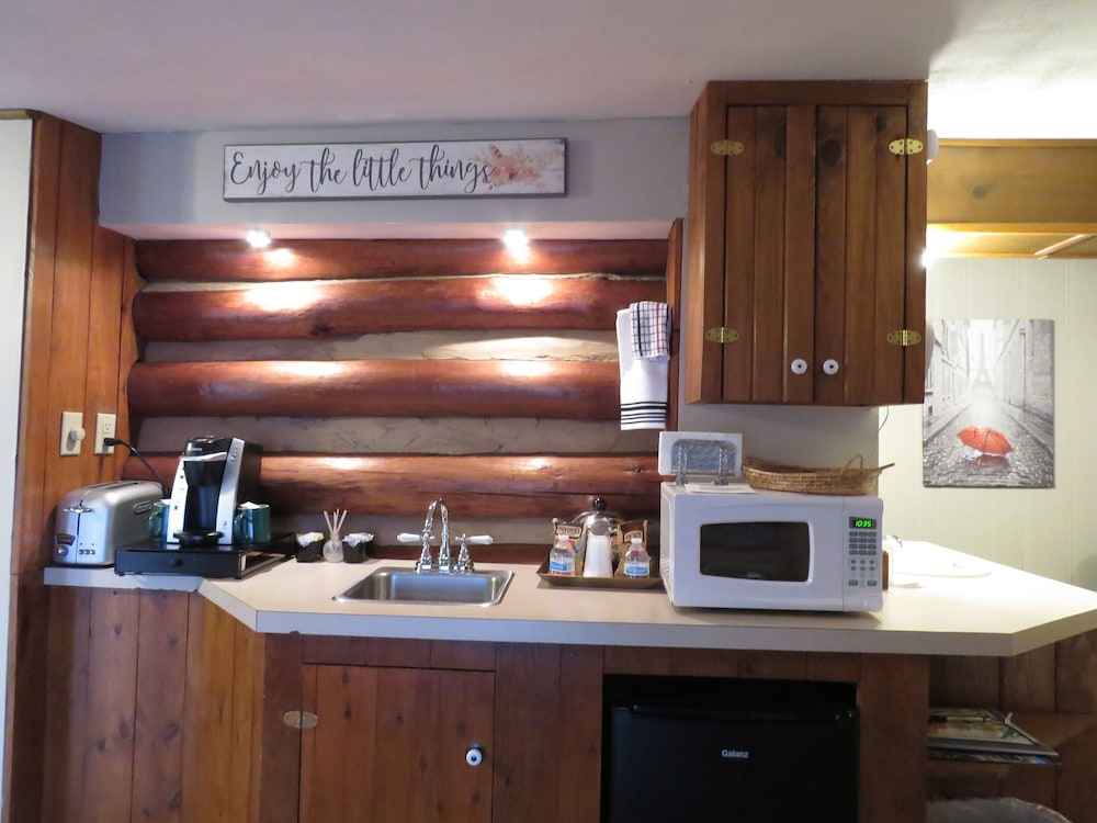 Tall Pines Inn - photo 105