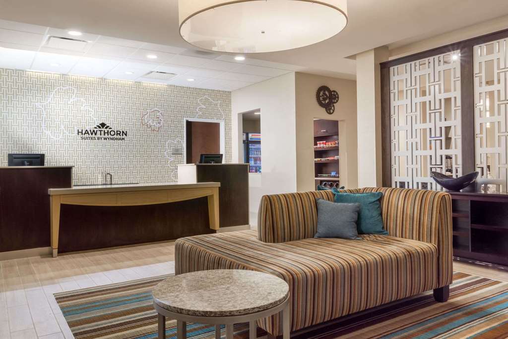 Hawthorn Suites by Wyndham Wheeling at the Highlands - photo 4