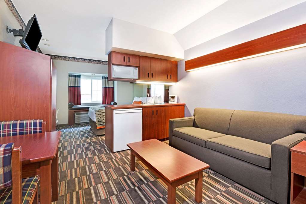 Microtel Inn & Suites by Wyndham Urbandale Des Moines - photo 8