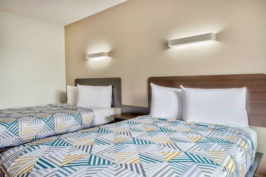 Motel 6 Springfield OH - photo 11