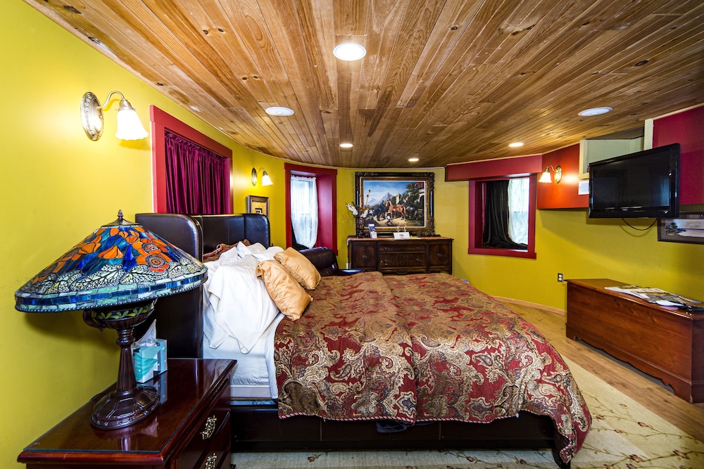 Stone Manor Boutique Inn - photo 2